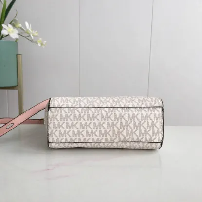 Picture of MK Sinclair Handbag Crossbody Model: 2113 Size 25m Height: 25m Width: 9*300