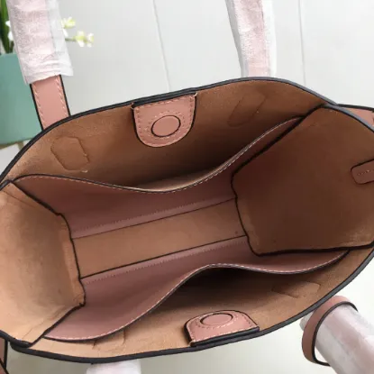 Picture of MK Sinclair Handbag Crossbody Model: 2113 Size 25m Height: 25m Width: 9*300