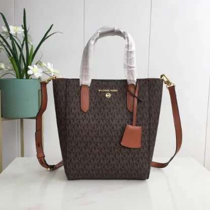 Picture of MK Sinclair Handbag Crossbody Model: 2113 Size 25m Height: 25m Width: 9*300