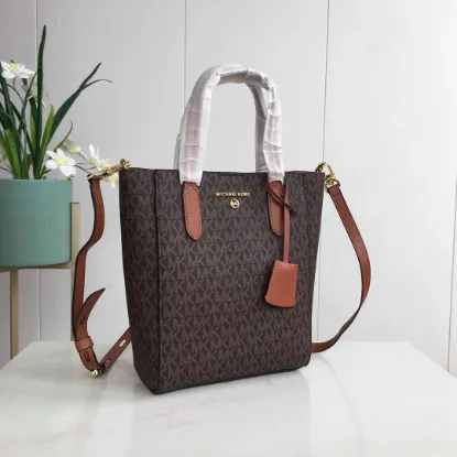 Picture of MK Sinclair Handbag Crossbody Model: 2113 Size 25m Height: 25m Width: 9*300
