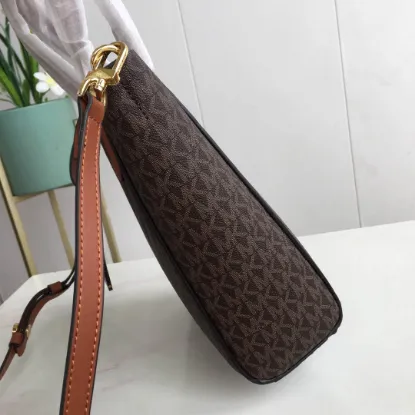 Picture of MK Sinclair Handbag Crossbody Model: 2113 Size 25m Height: 25m Width: 9*300