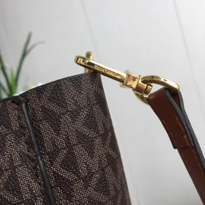 Picture of MK Sinclair Handbag Crossbody Model: 2113 Size 25m Height: 25m Width: 9*300