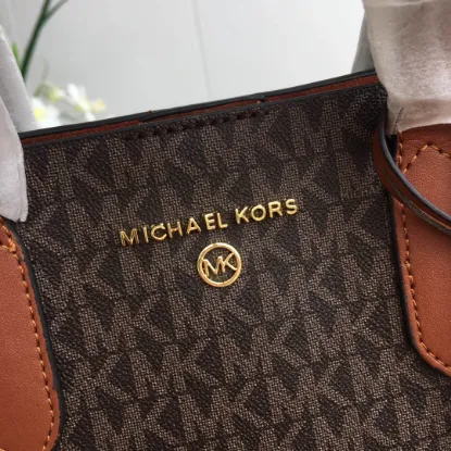 Picture of MK Sinclair Handbag Crossbody Model: 2113 Size 25m Height: 25m Width: 9*300