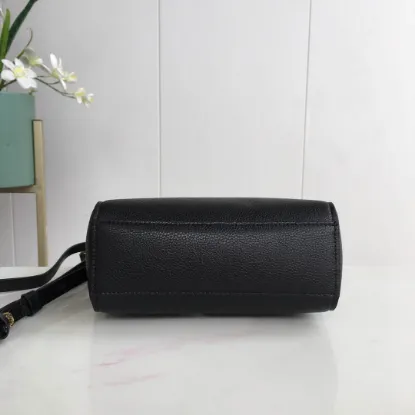 Picture of MK Sinclair Handbag Crossbody Model: 2113 Size: 25m Height: 25m Width: 9*300