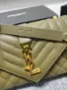 Picture of Envelope bag Size：21x13x6cm Code：392745