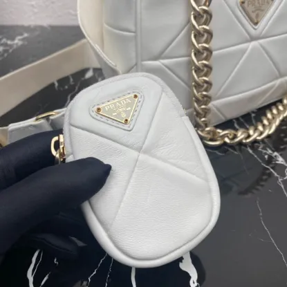 Picture of Prada Women's Bag Size: 24x17cm 1BC151