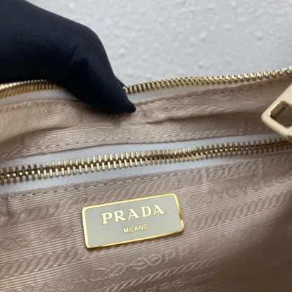Picture of Prada Women's Bag Size: 24x17cm 1BC151
