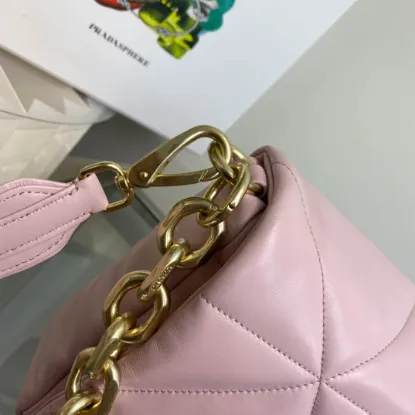 Picture of Prada Women's Bag Size:31x19cm 1BD306