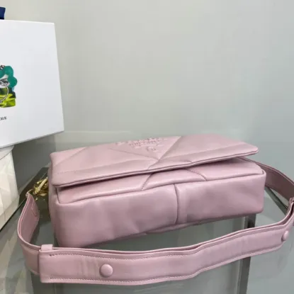 Picture of Prada Women's Bag Size:31x19cm 1BD306