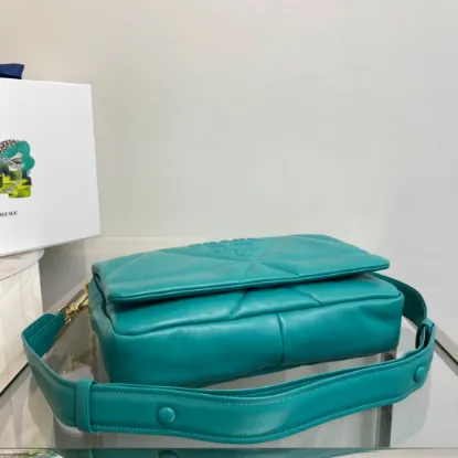 Picture of Prada Women's Bag Size:31x19cm 1BD306