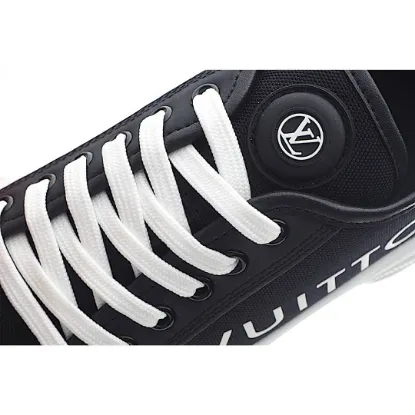 Picture of LOUIS VUITTON SQUAD SNEAKER HIGH HIGH-TOP SNEAKERS