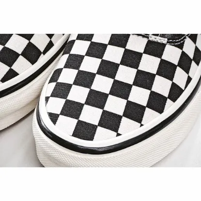 Picture of VANS OLD SKOOL CASUAL SHOES SKATE SHOES