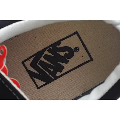 Picture of VANS OLD SKOOL CASUAL SHOES SKATE SHOES