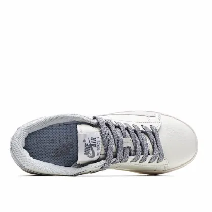 Picture of NIKE BLAZER LOW LOW TOP 3M REFLECTIVE