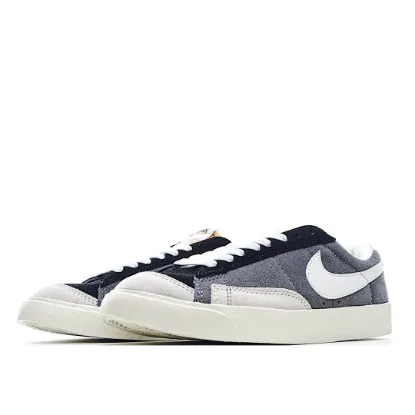 Picture of NIKE BLAZER LOW LOW-TOP SNEAKERS