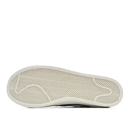 Picture of NIKE BLAZER LOW LOW-TOP SNEAKERS