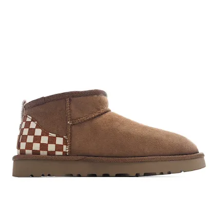 Picture of UGG CLASSIC MINI SERIES SNOW BOOTS