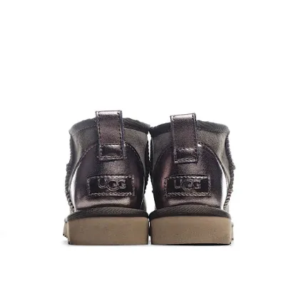 Picture of UGG CLASSIC MINI SERIES SNOW BOOTS