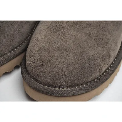 Picture of UGG CLASSIC MINI SERIES SNOW BOOTS