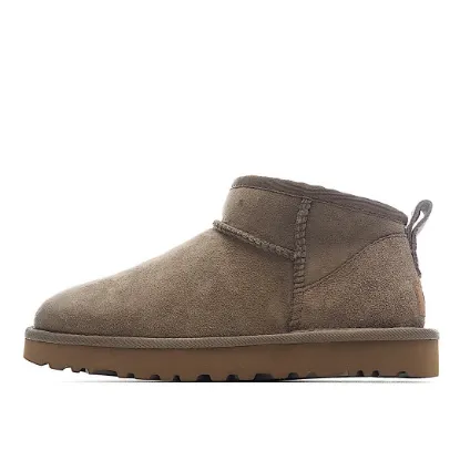 Picture of UGG CLASSIC MINI SERIES SNOW BOOTS