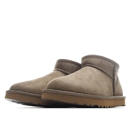 Picture of UGG CLASSIC MINI SERIES SNOW BOOTS