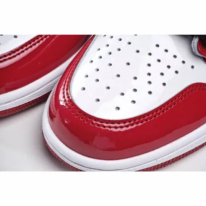 Picture of Air Jordan 1 Retro High OG 'Fearless'