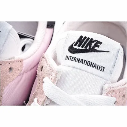Picture of NIKE INTERNATIONALIST LEATHER LOW TOP