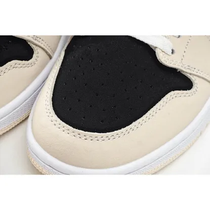 Picture of Wmns Air Jordan 1 Mid 'Barely Orange'
