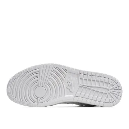 Picture of Wmns Air Jordan 1 Mid SE 'White Quilted'