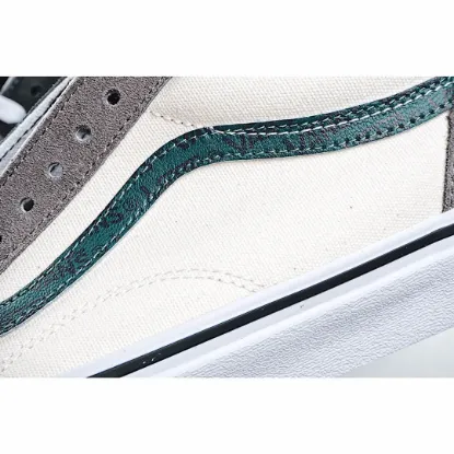 Picture of Vans Paneled Contrast Skateboards