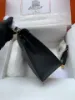 Picture of stockKelly black size:25cm*28cm