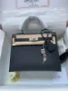 Picture of stockKelly black size:25cm*28cm