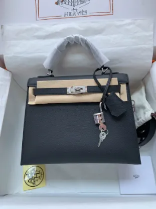 Picture of stockKelly black size:25cm*28cm