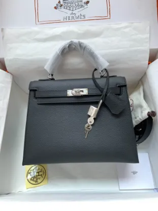 Picture of stockKelly black size:25cm*28cm