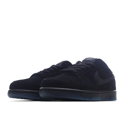 Picture of UNDFEATED X NIKE DUNK LOW
