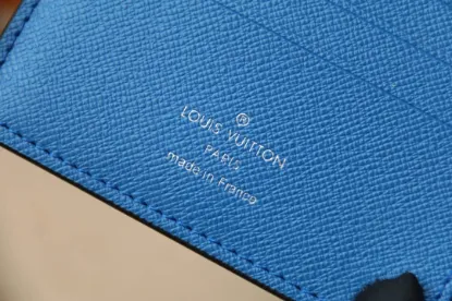 Picture of Size: 11.5 x 9 x 1.5 cm