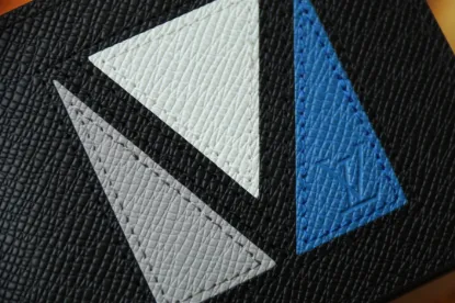 Picture of Size: 11.5 x 9 x 1.5 cm