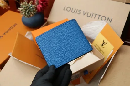 Picture of Size: 11.5 x 9 x 1.5 cm