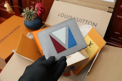 Picture of Size: 11.5 x 9 x 1.5 cm