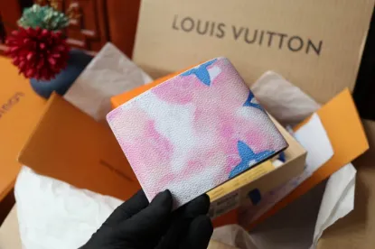 Picture of Size: 11.5 x 9 x 1.5 cm