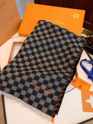 Picture of LV scarf