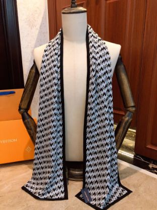 Picture of LV scarf