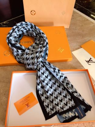 Picture of LV scarf