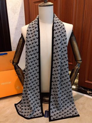 Picture of LV scarf