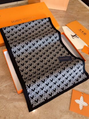 Picture of LV scarf