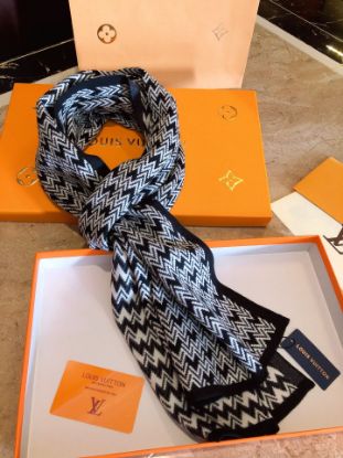 Picture of LV scarf