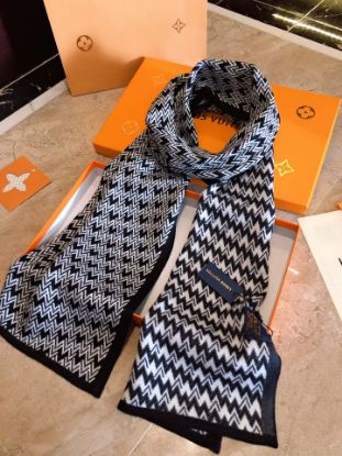 Picture of LV scarf