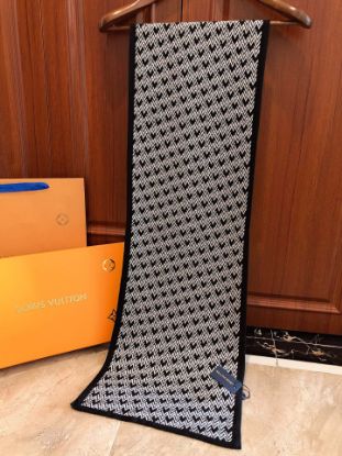 Picture of LV scarf