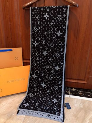 Picture of LV scarf