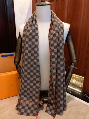 Picture of LV scarf